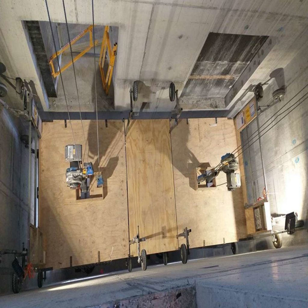 Reduce the fall risk while working in the lift shaft